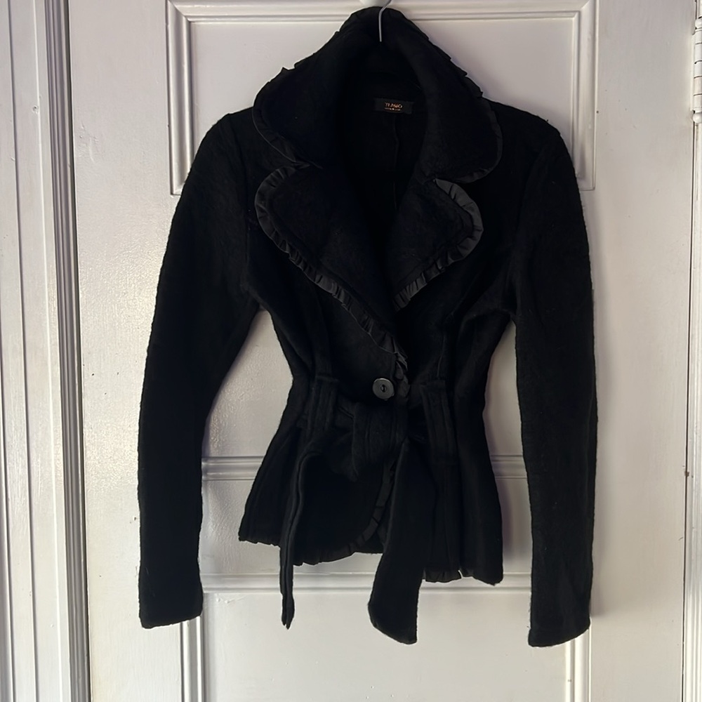 Very feminine Black ruffled collar, cinched waist sash tie, boiled wool …